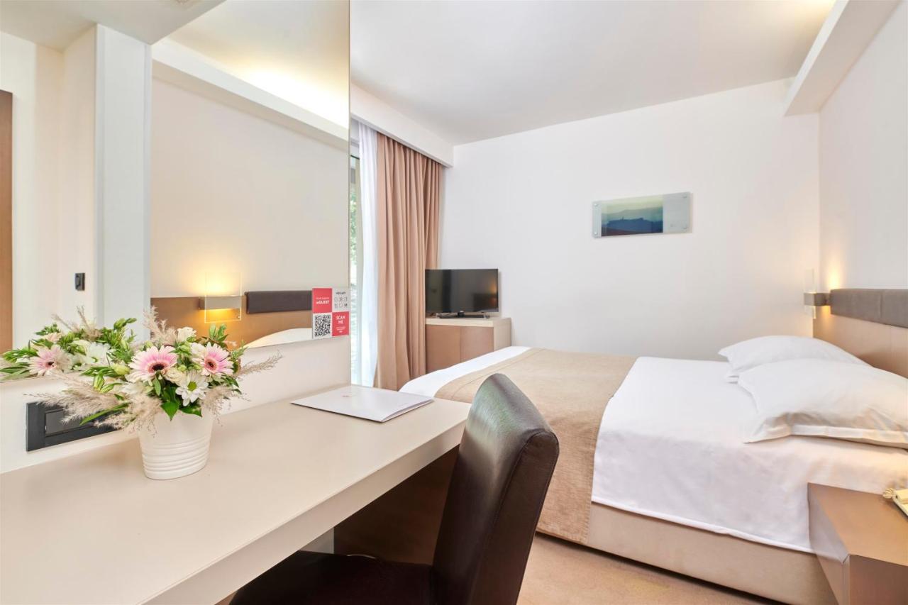 Hotel Molindrio Plava Laguna โปเรช ภายนอก รูปภาพ