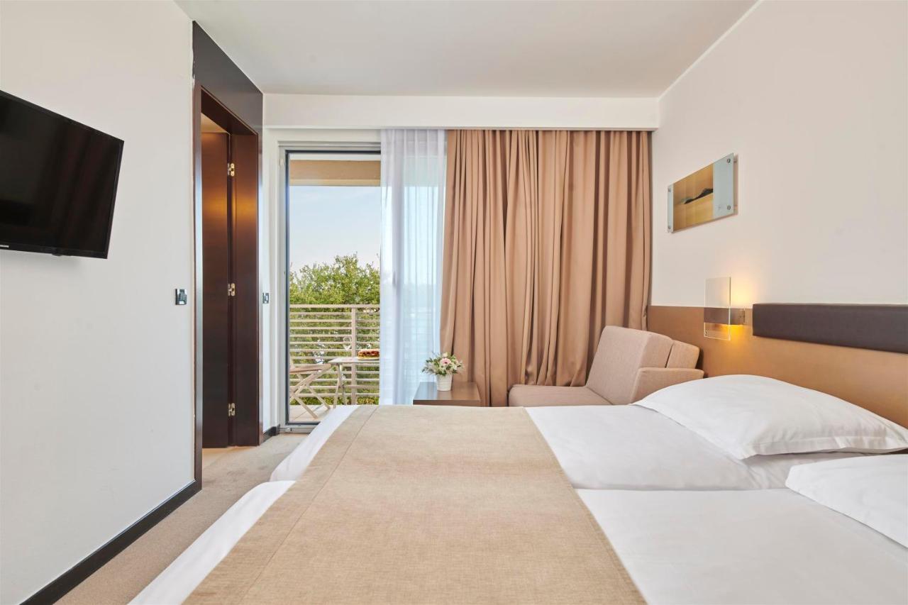 Hotel Molindrio Plava Laguna โปเรช ภายนอก รูปภาพ